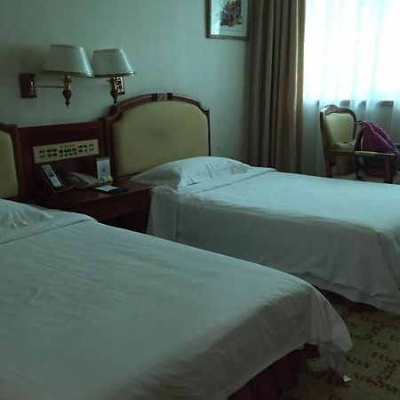 Phoenix Hotel Наньнін Екстер'єр фото